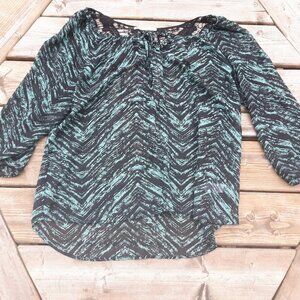 FLOWY Maurice's Blouse Lace Back XL Green and Black Maurices